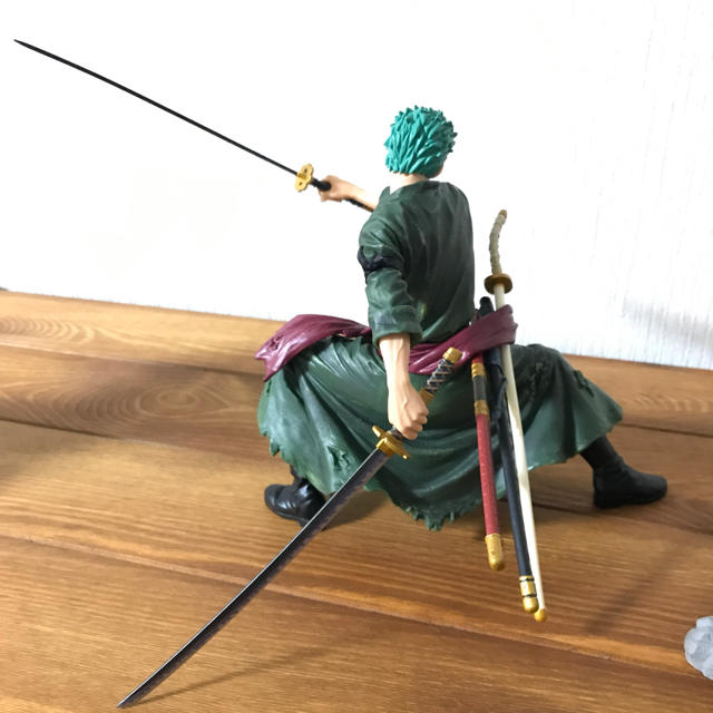 One Piece 躍動 剣士 剣豪 ゾロ シャンクス フィギュアの通販 By Chaz ラクマ