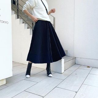 Tsuru by Mariko Oikawa プリーツスカート ネイビーネイビーの濃紺です