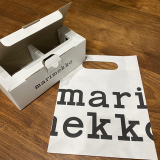 マリメッコ(marimekko)のmarimekko 空箱(ショップ袋)