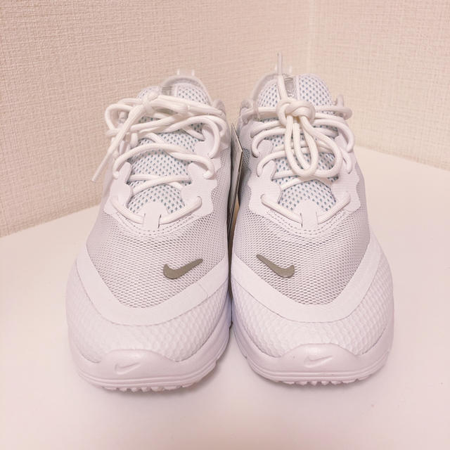 NIKE(ナイキ)の新品タグ付き💓NIKE💓スニーカー レディースの靴/シューズ(スニーカー)の商品写真