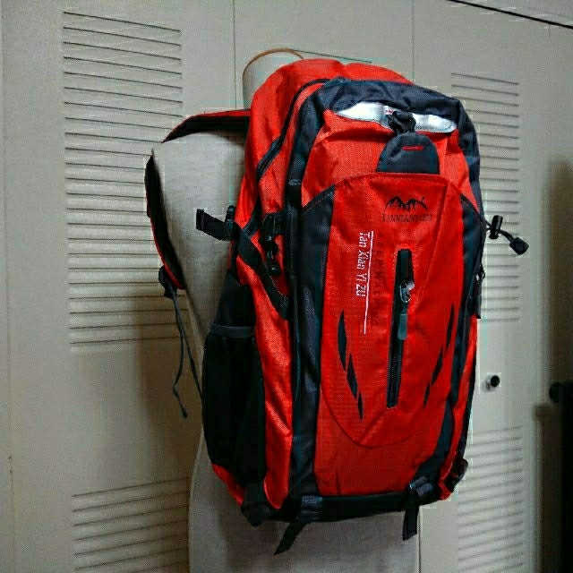 登山 リュック バックパック 30L メンズ レディース オレンジ スポーツ/アウトドアのアウトドア(登山用品)の商品写真