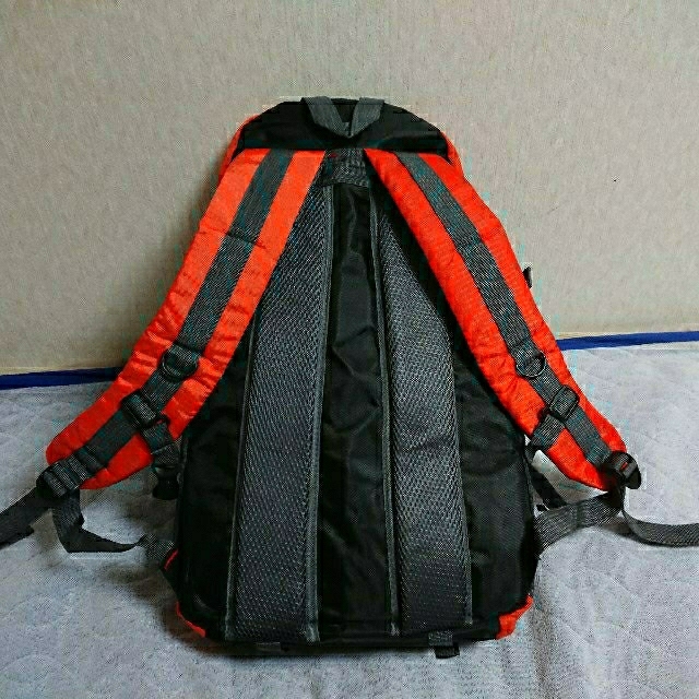 登山 リュック バックパック 30L メンズ レディース オレンジ スポーツ/アウトドアのアウトドア(登山用品)の商品写真