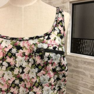 ザラ(ZARA)のZARA 花柄トップス　ザラ(タンクトップ)