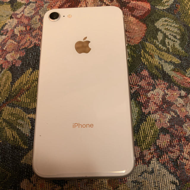 iPhone8 64GB シルバー