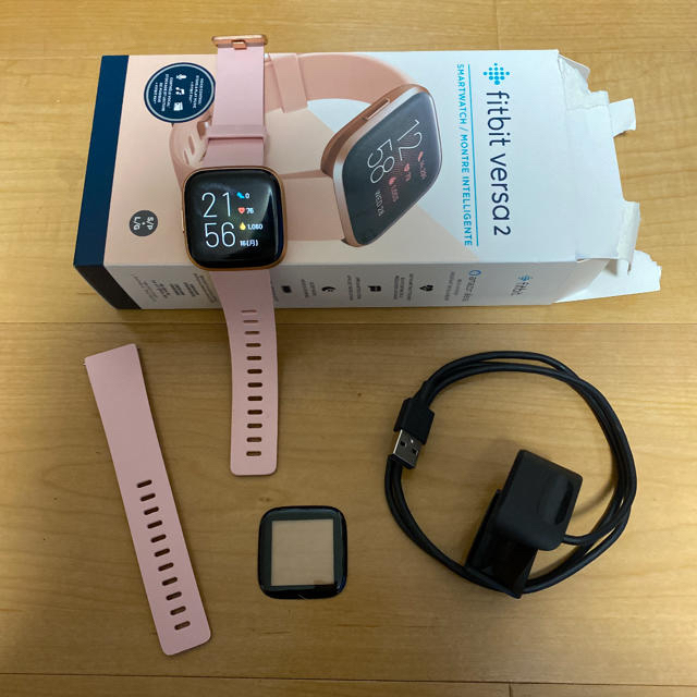 fitfit(フィットフィット)のyukiko様専用　fitbit versa2 ローズゴールド メンズの時計(腕時計(デジタル))の商品写真