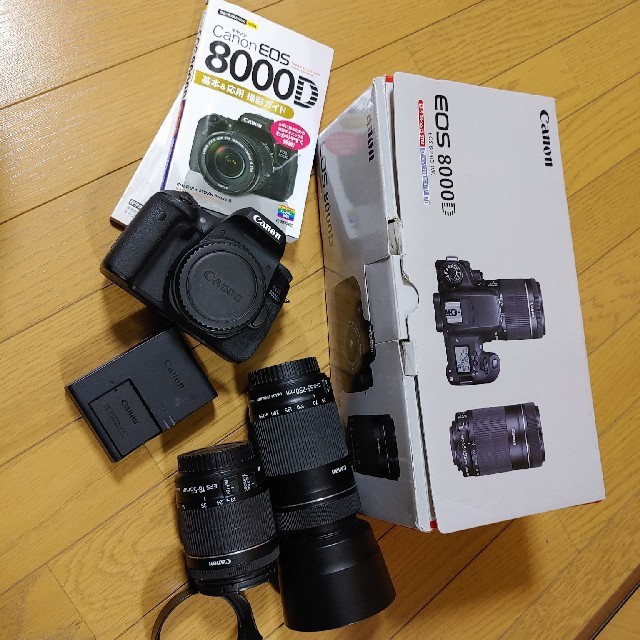 Canon(キヤノン)のCanon EOS 8000D ダブルズームレンズキット
 スマホ/家電/カメラのカメラ(デジタル一眼)の商品写真
