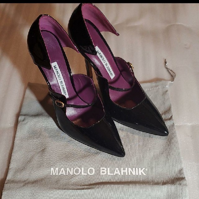 もらって嬉しい出産祝い MANOLO BLAHNIK - マノロブラニク　パンプス　黒エナメル ハイヒール/パンプス