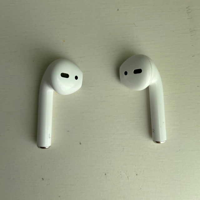 AirPods