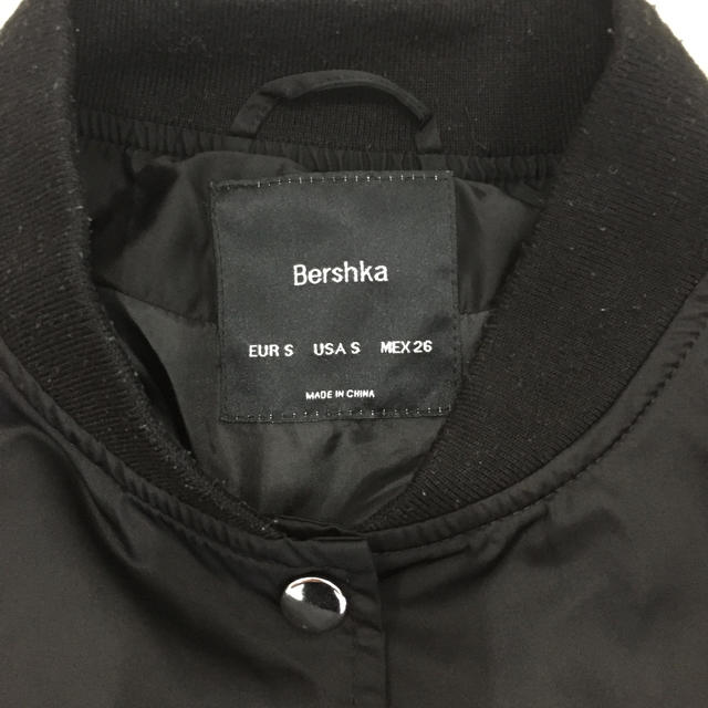 Bershka(ベルシュカ)のベルシュカ MA-1 レディースのジャケット/アウター(ブルゾン)の商品写真