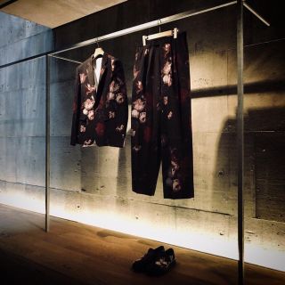 ラッドミュージシャン(LAD MUSICIAN)のlad musician 18ss 花柄スラックス(スラックス)