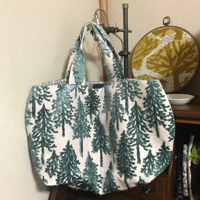 人気カラーの ミナペルホネン メッツアmetsä ハンドメイドバッグ2 人気カラーの ミナペルホネン メッツアmetsä ハンドメイドバッグ2