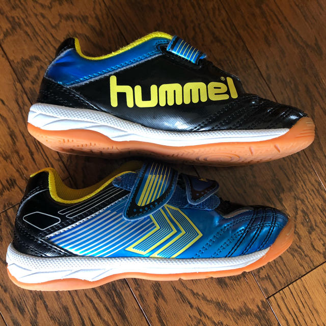 hummel(ヒュンメル)の最終お値下げヒュンメル　17cm スニーカー スポーツ/アウトドアのサッカー/フットサル(その他)の商品写真