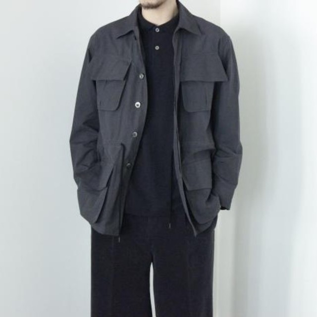 COMOLI(コモリ)のAURALEE WASHED FINX FATIGUE JACKET グレー メンズのジャケット/アウター(ミリタリージャケット)の商品写真