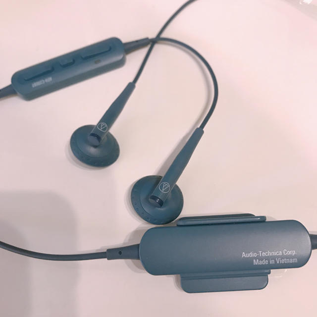 audio-technica(オーディオテクニカ)のワイヤレスイヤホン　 スマホ/家電/カメラのオーディオ機器(ヘッドフォン/イヤフォン)の商品写真