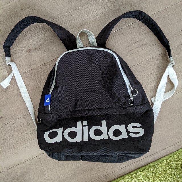adidas(アディダス)のアディダス　リュック レディースのバッグ(リュック/バックパック)の商品写真