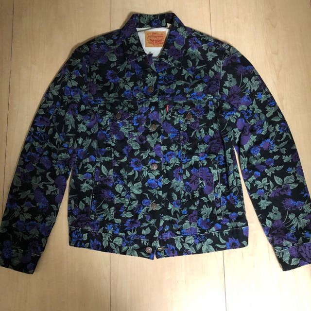 Supreme × Levi's Roses Trucker Jacket