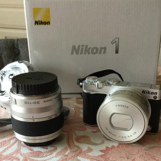 ニコン(Nikon)のNikon 1 J5 ダブルレンズキット(ミラーレス一眼)