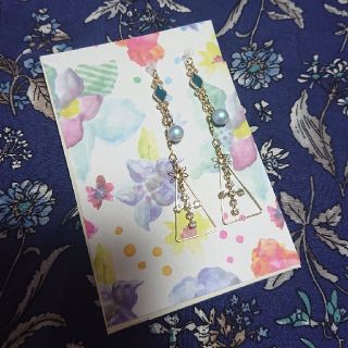 スワロフスキー(SWAROVSKI)の～Shiny  cross～   〈樹脂ノンホールピアス〉(ピアス)