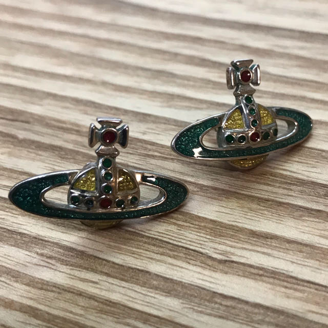 Vivienne Westwood(ヴィヴィアンウエストウッド)のヴィヴィアンウエストウッド オーブ ピアス レディースのアクセサリー(ピアス)の商品写真