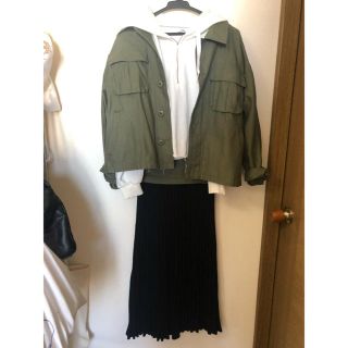 グレイル(GRL)のGRL グレイル 白パーカー トップス ZARA moussy (パーカー)