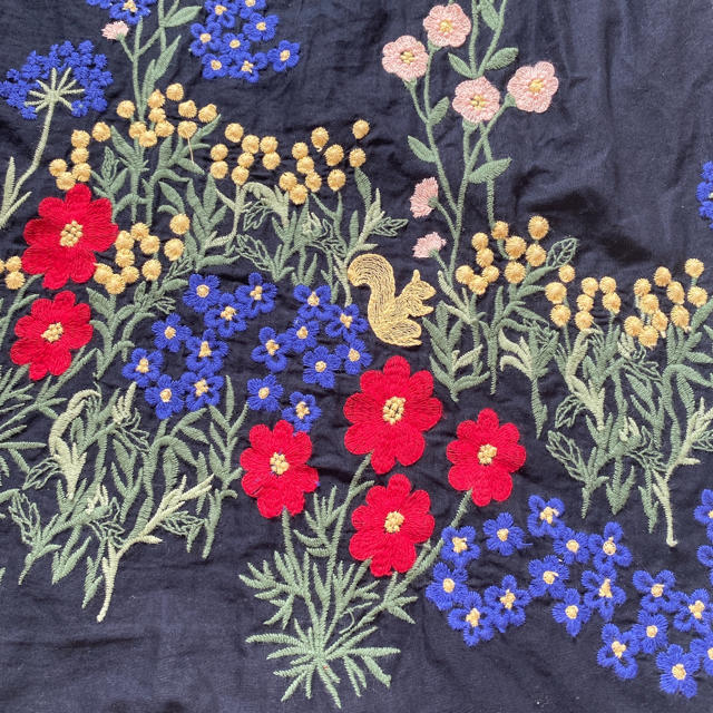 SUPER HAKKA(スーパーハッカ)のSUPER HAKKA  BOUQUET   刺繍ワンピース レディースのワンピース(ひざ丈ワンピース)の商品写真