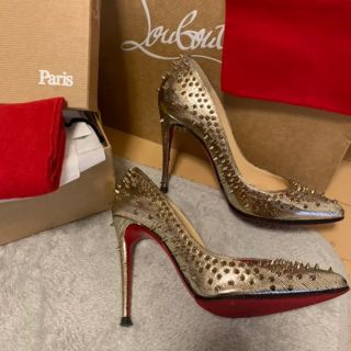 クリスチャンルブタン(Christian Louboutin)の美品　クリスチャンルブタン ゴールド スタッズ パンプス 36 (ハイヒール/パンプス)