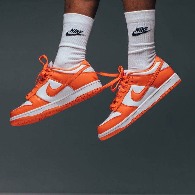 NIKE(ナイキ)のNIKE DUNK LOW Orange Blaze SNKRS購入 メンズの靴/シューズ(スニーカー)の商品写真