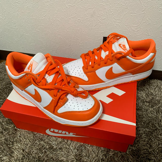 NIKE(ナイキ)のNIKE DUNK LOW ORANGE BLAZE メンズの靴/シューズ(スニーカー)の商品写真