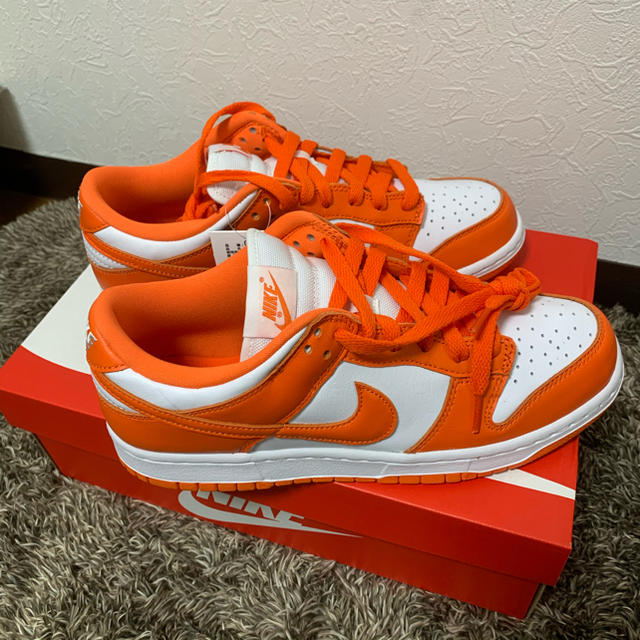 NIKE(ナイキ)のNIKE DUNK LOW ORANGE BLAZE メンズの靴/シューズ(スニーカー)の商品写真