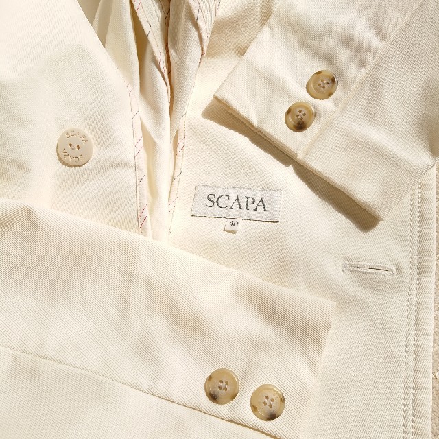 SCAPA(スキャパ)のSCAPA アイボリー ライトコート　サイズ40表示 レディースのジャケット/アウター(スプリングコート)の商品写真