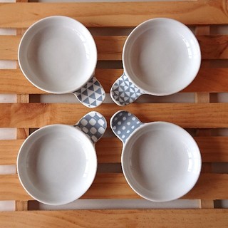 ハサミ(HASAMI)の箸置き付き豆皿 4枚セット 波佐見焼き 和山 かわいい おしゃれ 大人気(食器)