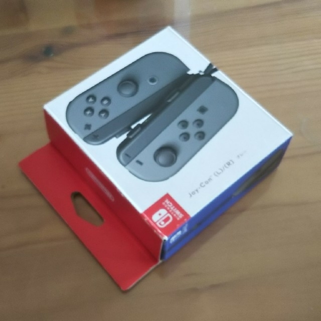 Nintendo Switch(ニンテンドースイッチ)のNintendo SWITCH ジョイコン（L）（R） グレー エンタメ/ホビーのゲームソフト/ゲーム機本体(家庭用ゲーム機本体)の商品写真