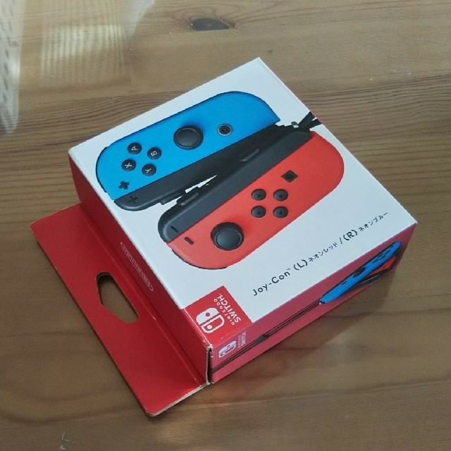 Nintendo Switch(ニンテンドースイッチ)のNintendo SWITCH ジョイコン（L）（R） ネオンレッドネオンブルー エンタメ/ホビーのゲームソフト/ゲーム機本体(家庭用ゲーム機本体)の商品写真