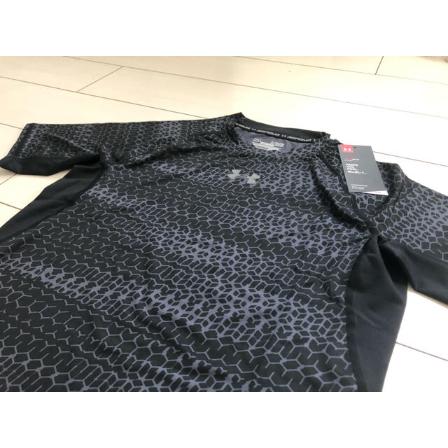 UNDER ARMOUR(アンダーアーマー)の￥4,950アンダーアーマーHG☆UV抗菌防臭コンプレクルーXL メンズのトップス(その他)の商品写真