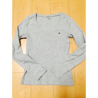 トミーヒルフィガー(TOMMY HILFIGER)のカットソー(カットソー(長袖/七分))