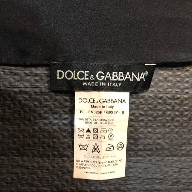 DOLCE&GABBANA(ドルチェアンドガッバーナ)の期間限定出品　正規品　新品未使用　ドルチェ&ガッバーナ　スカーフ レディースのファッション小物(バンダナ/スカーフ)の商品写真