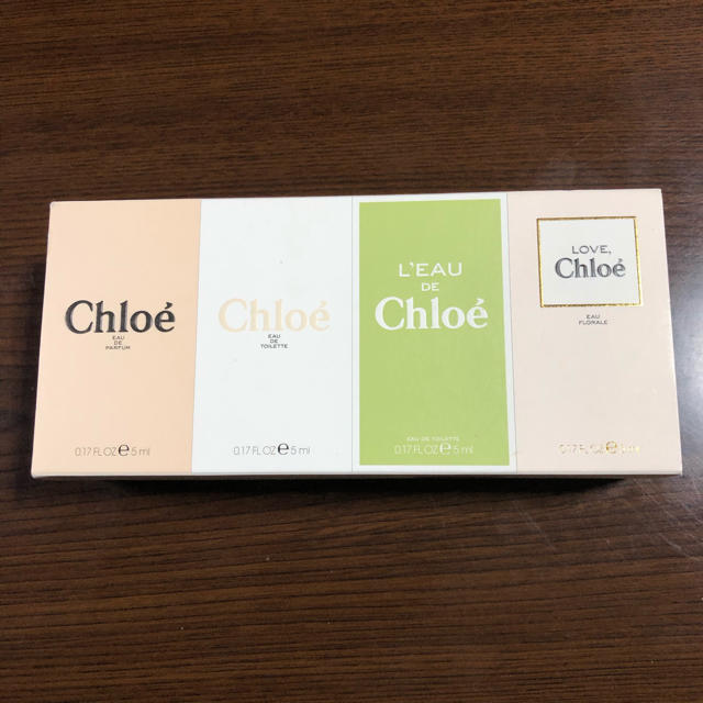 Chloe(クロエ)のクロエ　ミニ香水4Pセット コスメ/美容の香水(香水(女性用))の商品写真