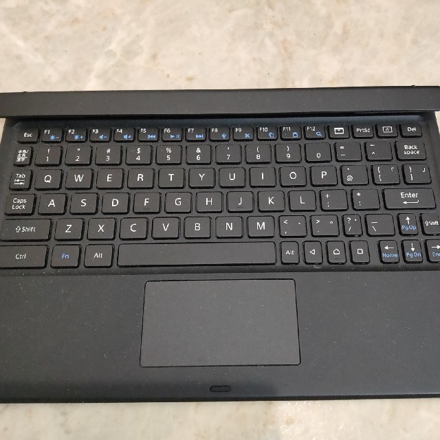 sony Xperia　z4　tablet keyboard