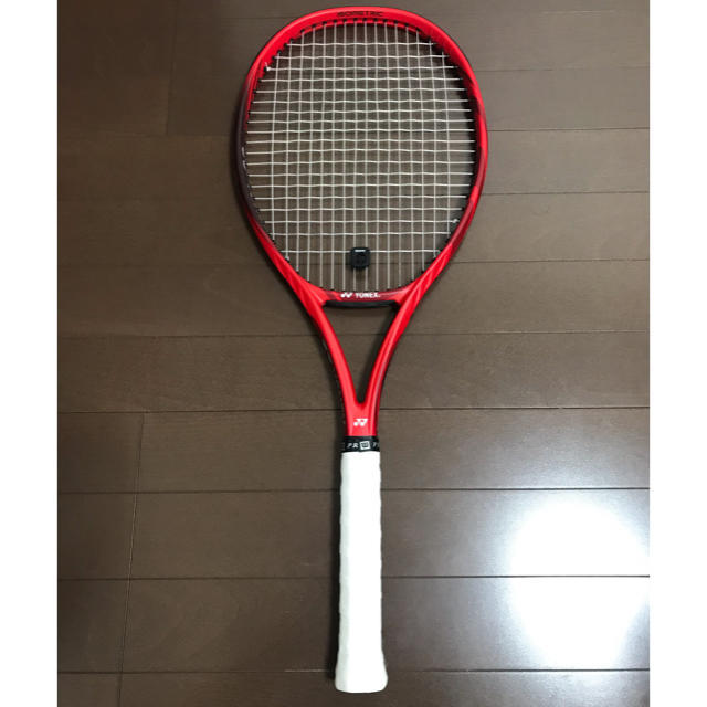 YONEX(ヨネックス)のVコア100 G2 フレイムレッド スポーツ/アウトドアのテニス(ラケット)の商品写真