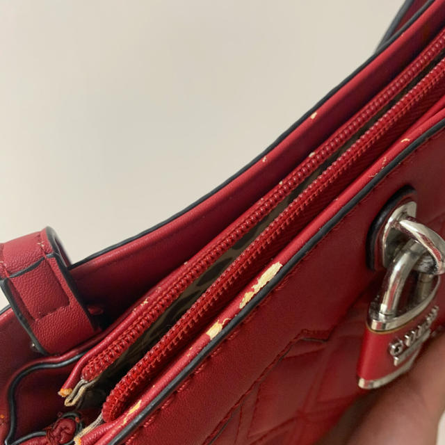 GUESS(ゲス)のGUESS バック レディースのバッグ(ショルダーバッグ)の商品写真