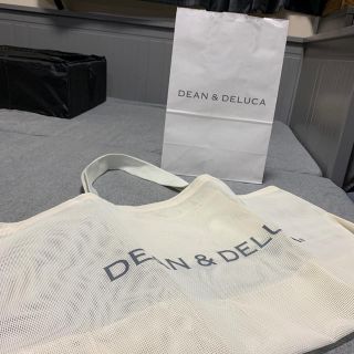 ディーンアンドデルーカ(DEAN & DELUCA)のDEAN&DELUCA  ディーン&デルーカ　メッシュ白バッグ(トートバッグ)