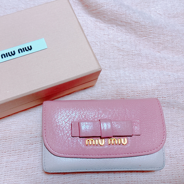 miumiuのカードケース