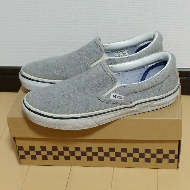 VANS(ヴァンズ)のVANS スリッポン グレー 24cm レディースの靴/シューズ(スリッポン/モカシン)の商品写真