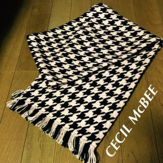 セシルマクビー(CECIL McBEE)のセシル 黒×ピンク千鳥柄マフラー(マフラー/ショール)