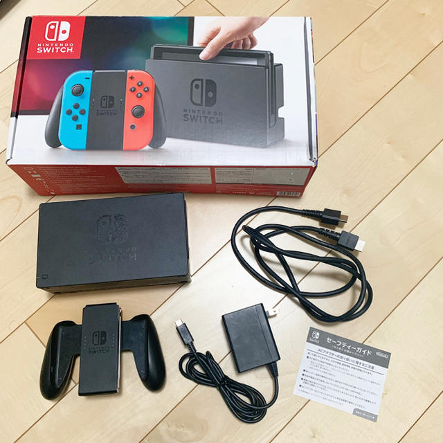任天堂Switch 本体 付属品付き-