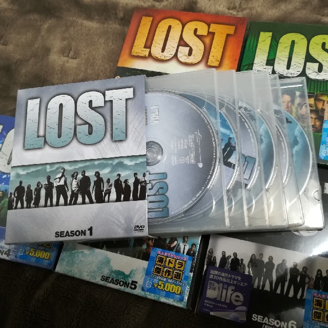 Disney(ディズニー)のLOST　シーズン1～6　コンパクトBOX DVD エンタメ/ホビーのDVD/ブルーレイ(TVドラマ)の商品写真