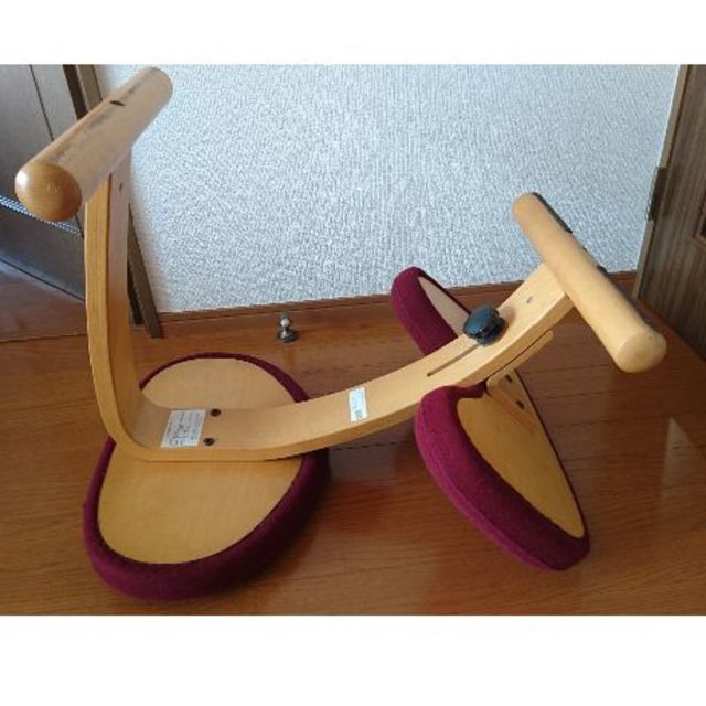(Toru MAMさま用)リボ/バランスチェア　ワインレッド インテリア/住まい/日用品の椅子/チェア(デスクチェア)の商品写真