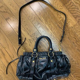 ミュウミュウ(miumiu)のmiumiu ハンドバッグ　ミュウミュウ　ショルダーバッグ　プラダ　prada(ハンドバッグ)