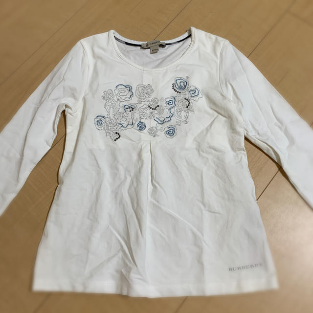 BURBERRY(バーバリー)の子供服 キッズ/ベビー/マタニティのキッズ服女の子用(90cm~)(Tシャツ/カットソー)の商品写真