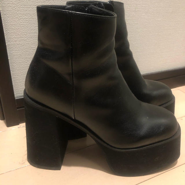 SLY(スライ)のCHUNK SOLE BOOTS レディースの靴/シューズ(ブーツ)の商品写真